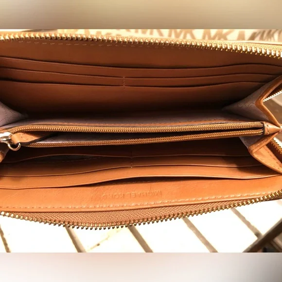 2 - Piece - Micheal Kors - Signature Jacquard North South Tote and Wallet - Picture 13 of 16